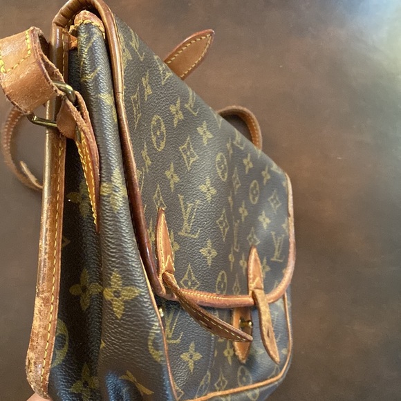 Classic Vintage Louis Vuitton crossbody bag - Picture 6 of 7
